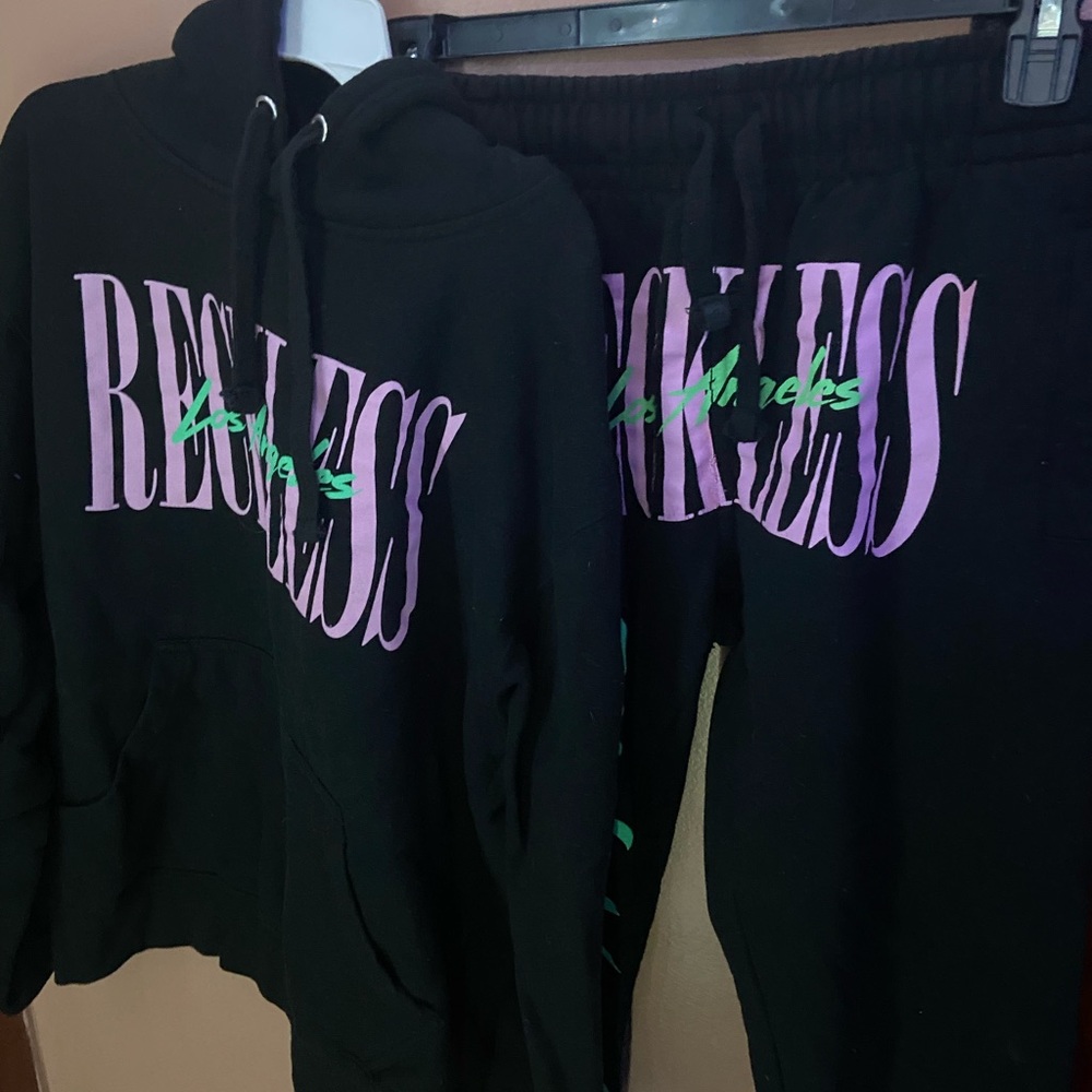 Men’s Young and Reckless Hoodie Size Medium w/ Matching Sweatpants